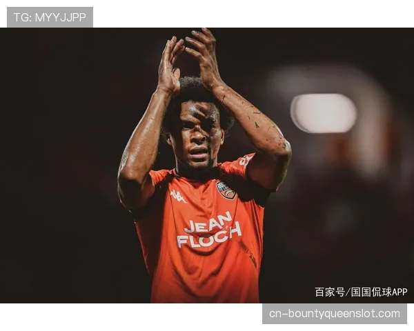 某法甲知名教练签约成为体育科技公司品牌大使，推广数据分析产品